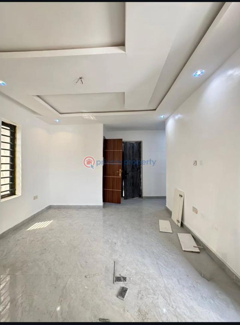 2 bedroom Block Of Flats For Sale Surulere Lagos - 1