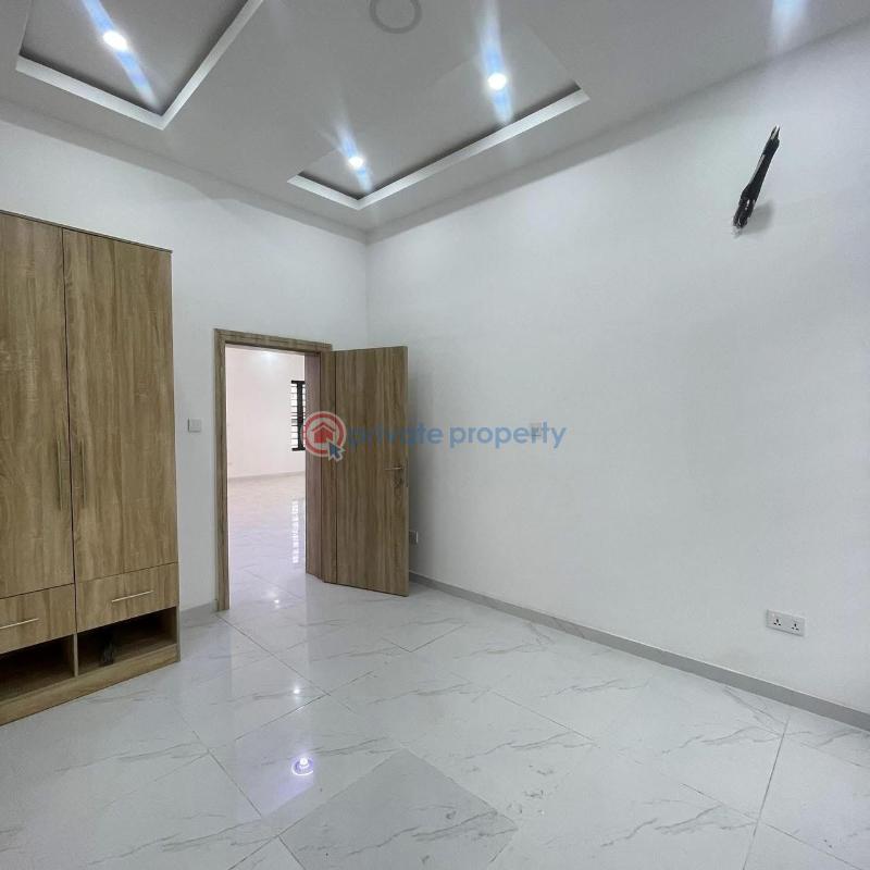 3 bedroom Flat & Apartment For Sale Yaba Lagos - 2