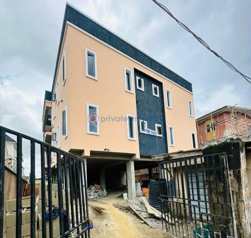 3 bedroom Flat & Apartment For Sale Gbagada Lagos - 10