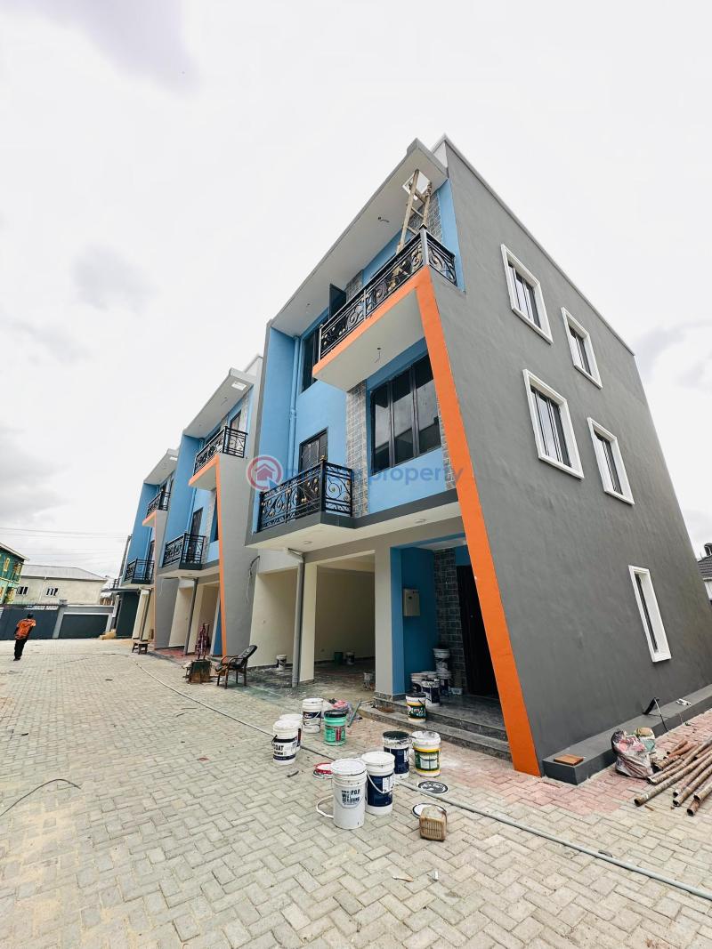 4 bedroom Terraced Duplex For Sale Yaba Lagos - 10