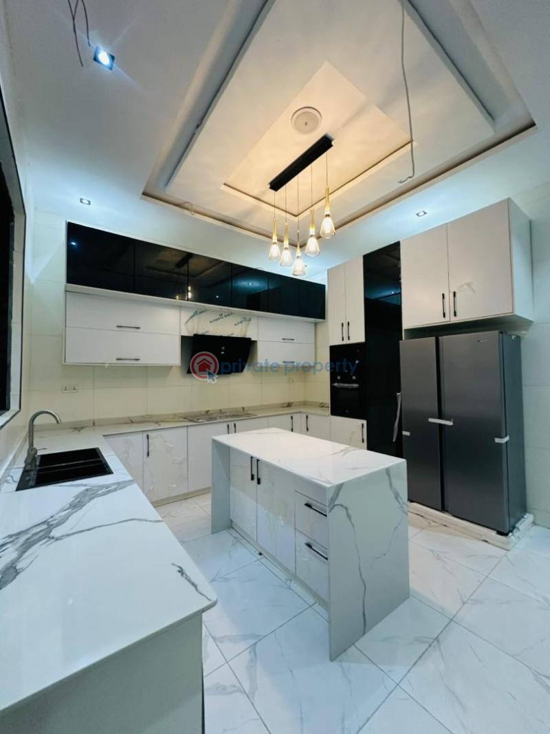 5 bedroom Detached Duplex For Sale Chevron Drive Lekki Lagos - 3