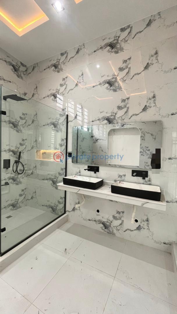 5 bedroom Detached Duplex For Sale Chevron Toll Gate Lekki Lagos - 1