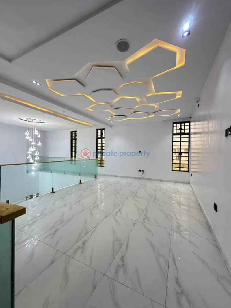 5 bedroom House For Sale Lekki County Lekki Lagos - 1