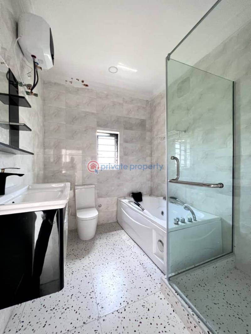 Beautifully built 6 bdrm duplex in a good area - 1 6 bedroom Detached Duplex For Sale Lekki Expressway Lagos - 1