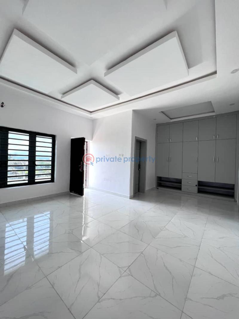 Beautifully built 6 bdrm duplex in a good area - 12 6 bedroom Detached Duplex For Sale Lekki Expressway Lagos - 12