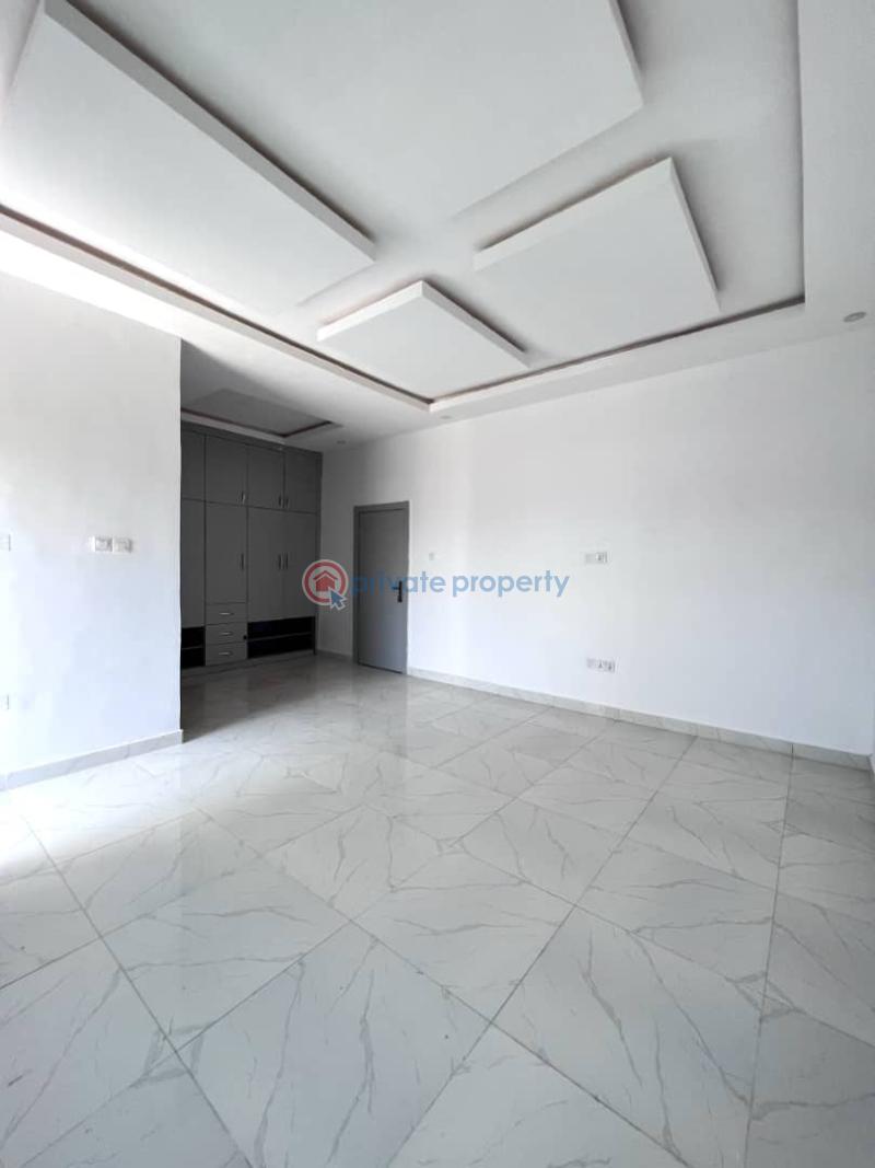 Beautifully built 6 bdrm duplex in a good area - 9 6 bedroom Detached Duplex For Sale Lekki Expressway Lagos - 9
