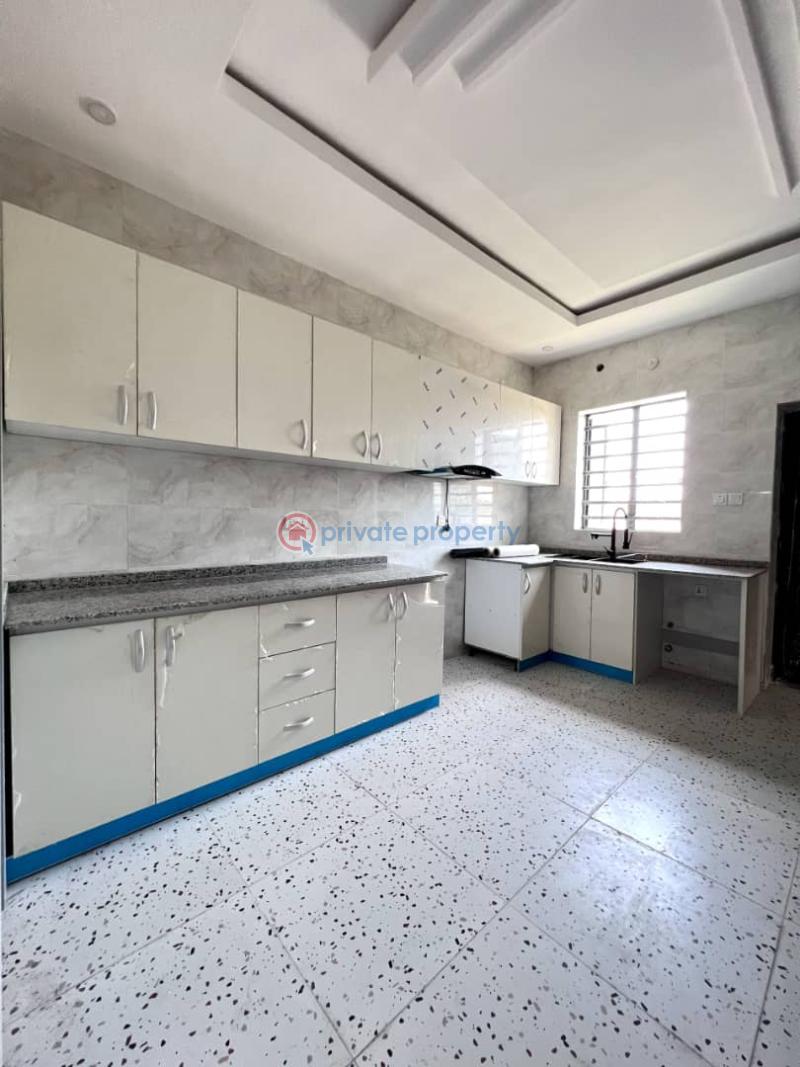 Beautifully built 6 bdrm duplex in a good area - 10 6 bedroom Detached Duplex For Sale Lekki Expressway Lagos - 10