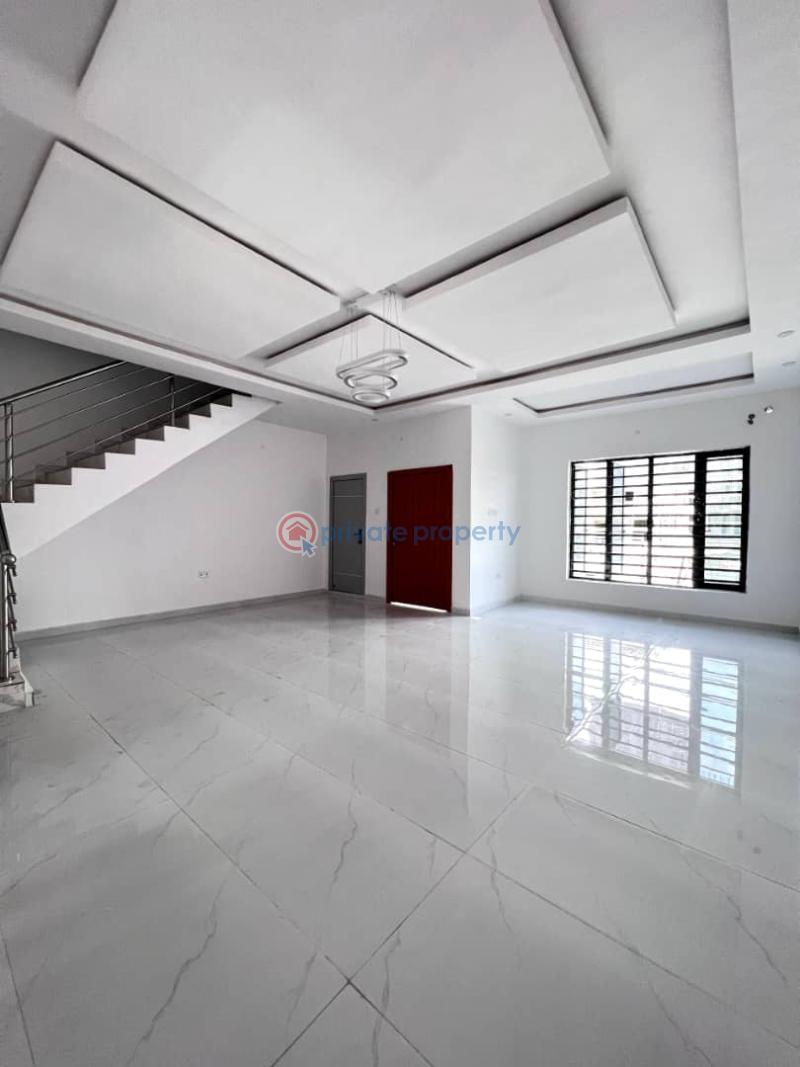 Beautifully built 6 bdrm duplex in a good area - 6 6 bedroom Detached Duplex For Sale Lekki Expressway Lagos - 6