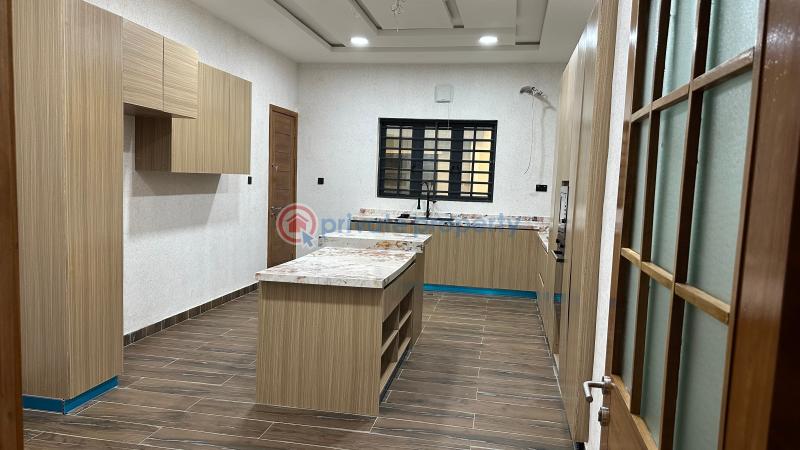 Beautifully built five bedroom detached house with penthouse and maid's room in royal gardens estate, lekki - 4 5 bedroom Detached Duplex For Sale Royal Gardens Estate, Ajah Lekki Lekki Expressway Lagos - 4