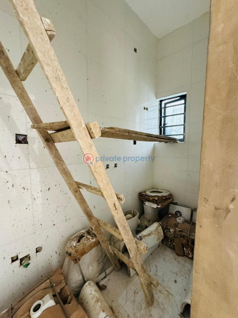 3 bedroom Mini Flat For Sale Magodo Gra Phase 2 / Magodo Gra / Ojodu Berger, Ikeja Magodo GRA Phase 1 Ojodu Lagos - 4