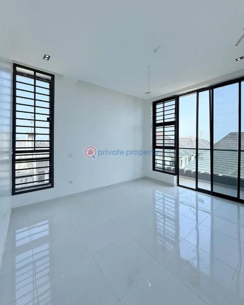 2 bedroom Block Of Flats For Sale Off Ologolo Road Ologolo Lekki Lagos - 1