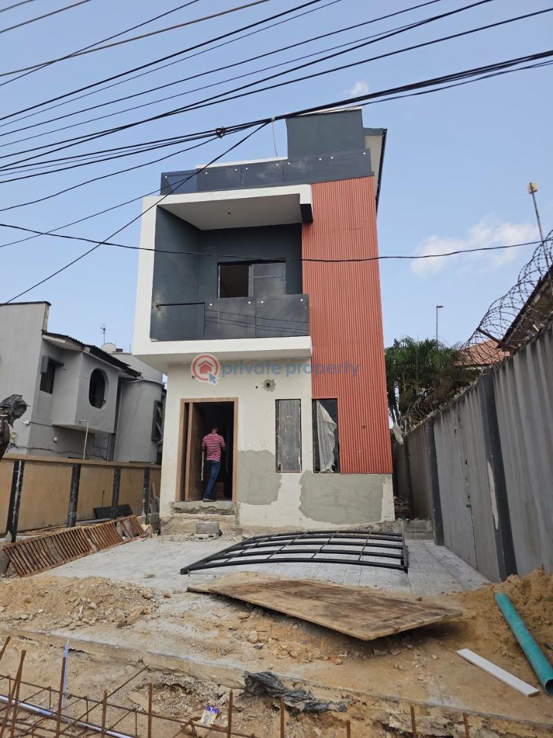 4 bedroom Detached Duplex For Sale Gbagada Central Gbagada Lagos - 1