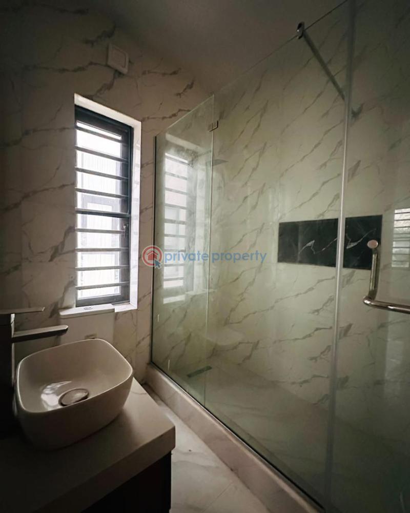 5 bedroom Detached Duplex For Sale Magodo Phase 2 Magodo Kosofe/Ikosi Lagos - 9