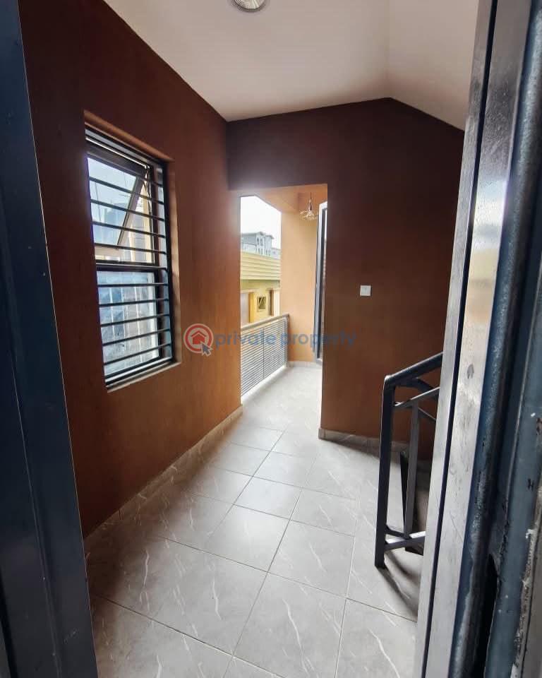 2 bedroom Flat & Apartment For Sale Yaba Lagos - 7