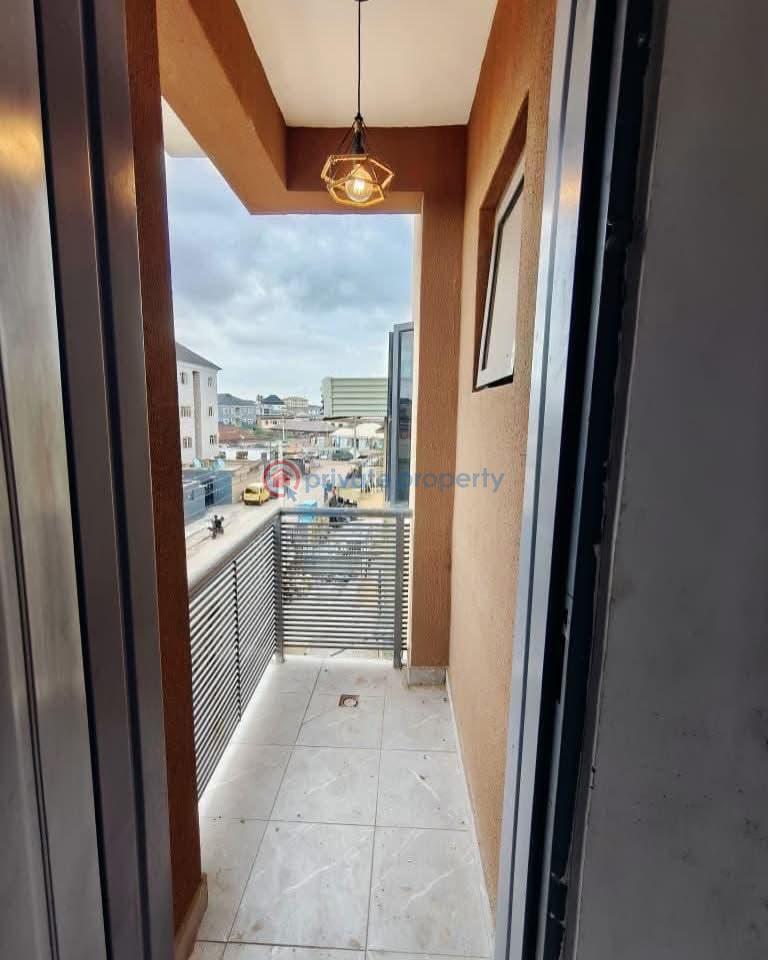 2 bedroom Flat & Apartment For Sale Yaba Lagos - 8