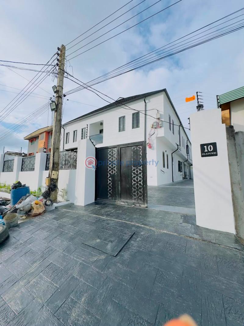3 bedroom Block Of Flats For Sale Gbagada Central Gbagada Lagos - 1