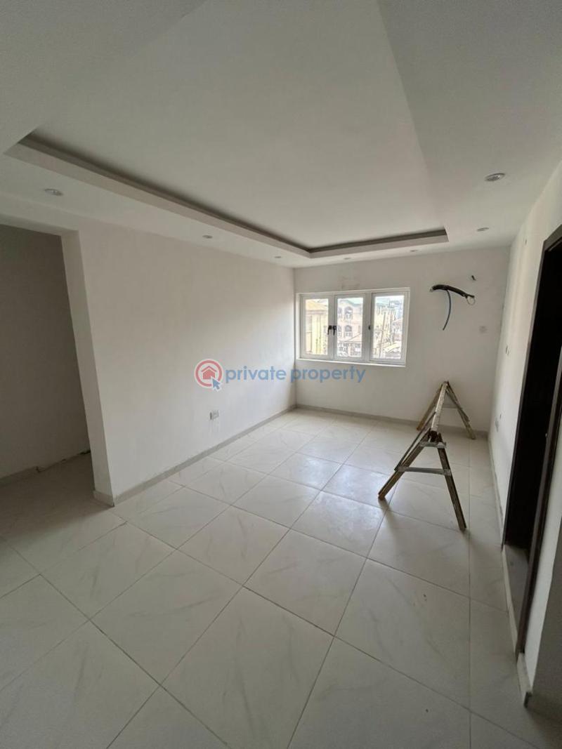 3 bedroom Block Of Flats For Sale Off Funsho Williams Avenue Surulere Lagos - 8