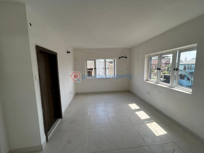 3 bedroom Block Of Flats For Sale Off Funsho Williams Avenue Surulere Lagos - 4