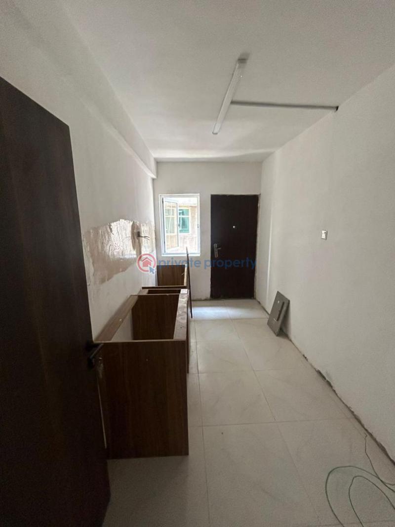3 bedroom Block Of Flats For Sale Off Funsho Williams Avenue Surulere Lagos - 11