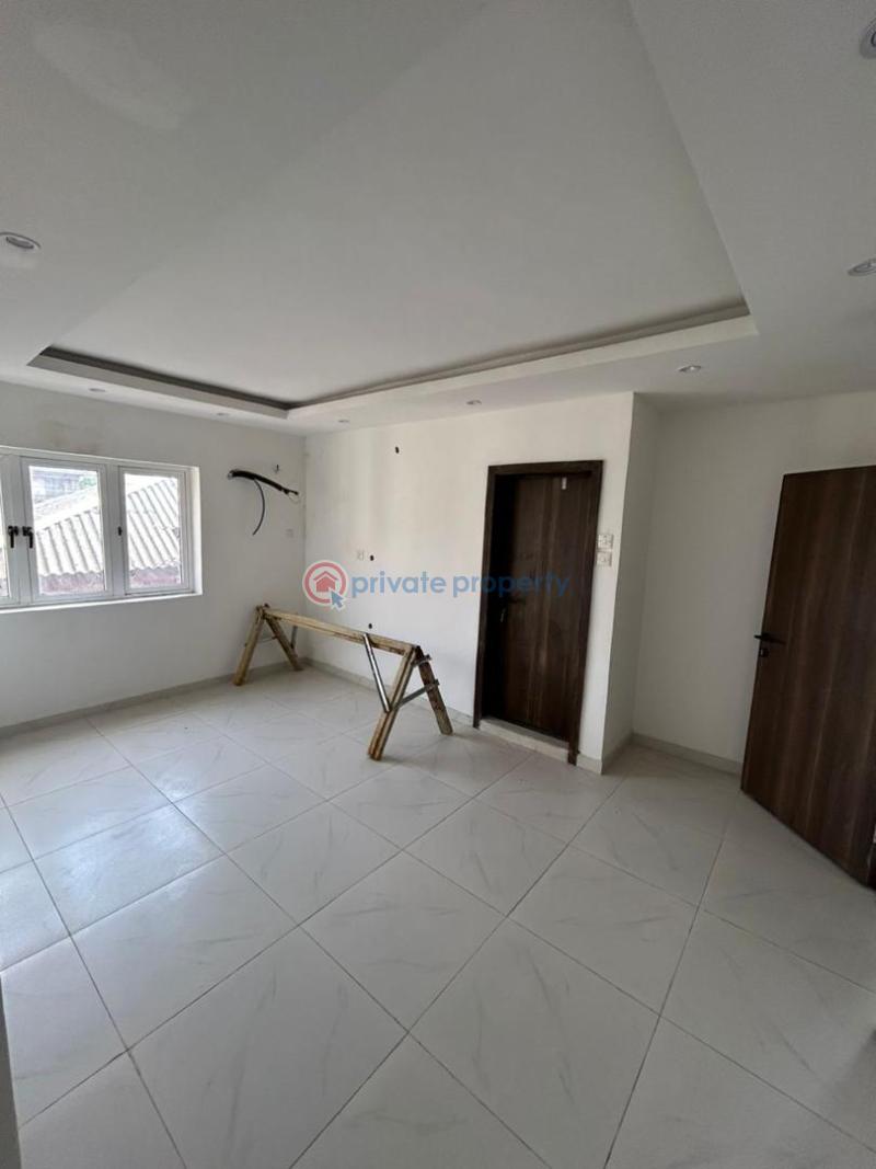 3 bedroom Block Of Flats For Sale Off Funsho Williams Avenue Surulere Lagos - 6