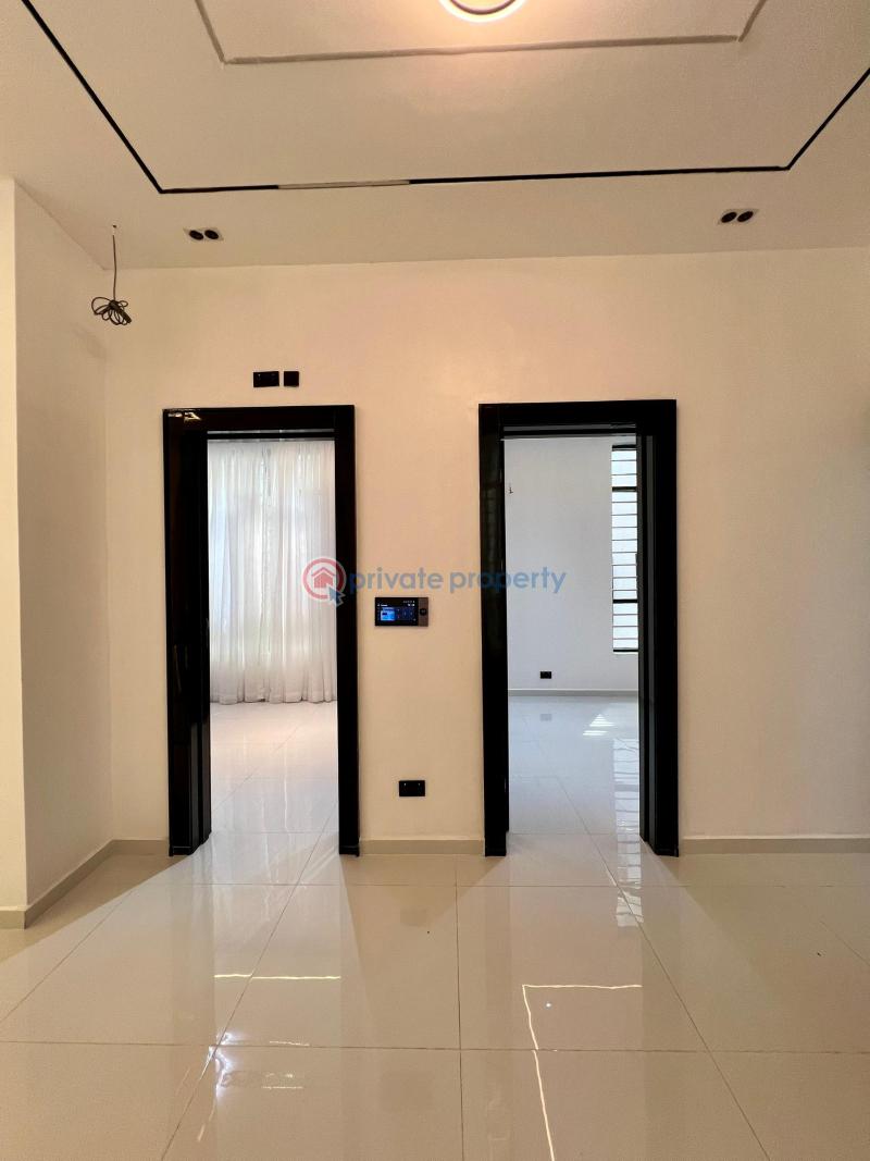 5 bedroom Detached Duplex For Sale Chevron Drive Lekki Lagos - 1