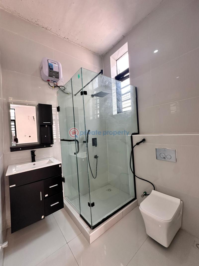5 bedroom Detached Duplex For Sale Chevron Tollgate Lekki Lagos - 3