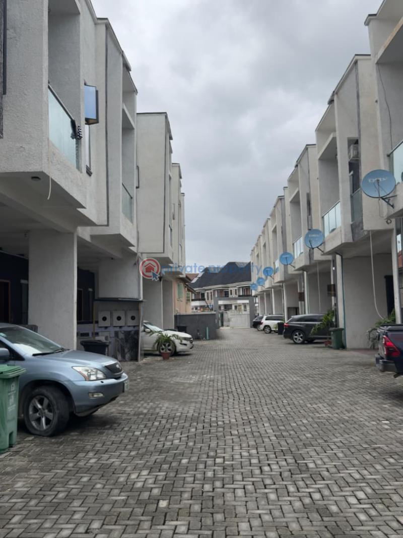 3 bedroom Self Contain For Sale Lekki Phase 1 Lagos - 5