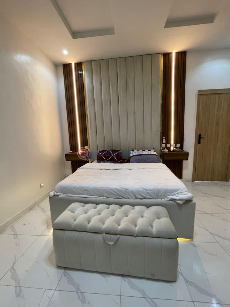 3 bedroom Self Contain For Sale Lekki Phase 1 Lagos - 4