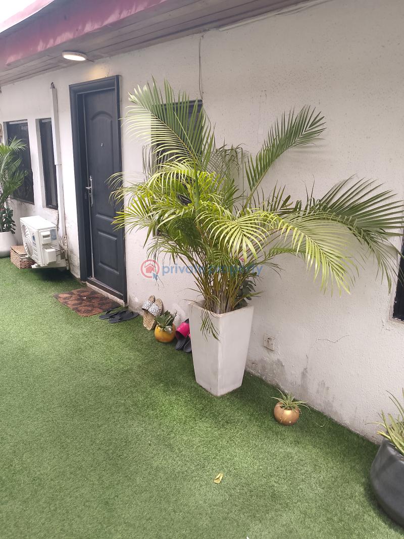 1 bedroom Flat & Apartment For Rent Off Adebayo Doherty Str. Lekki Phase 1 Lagos - 11
