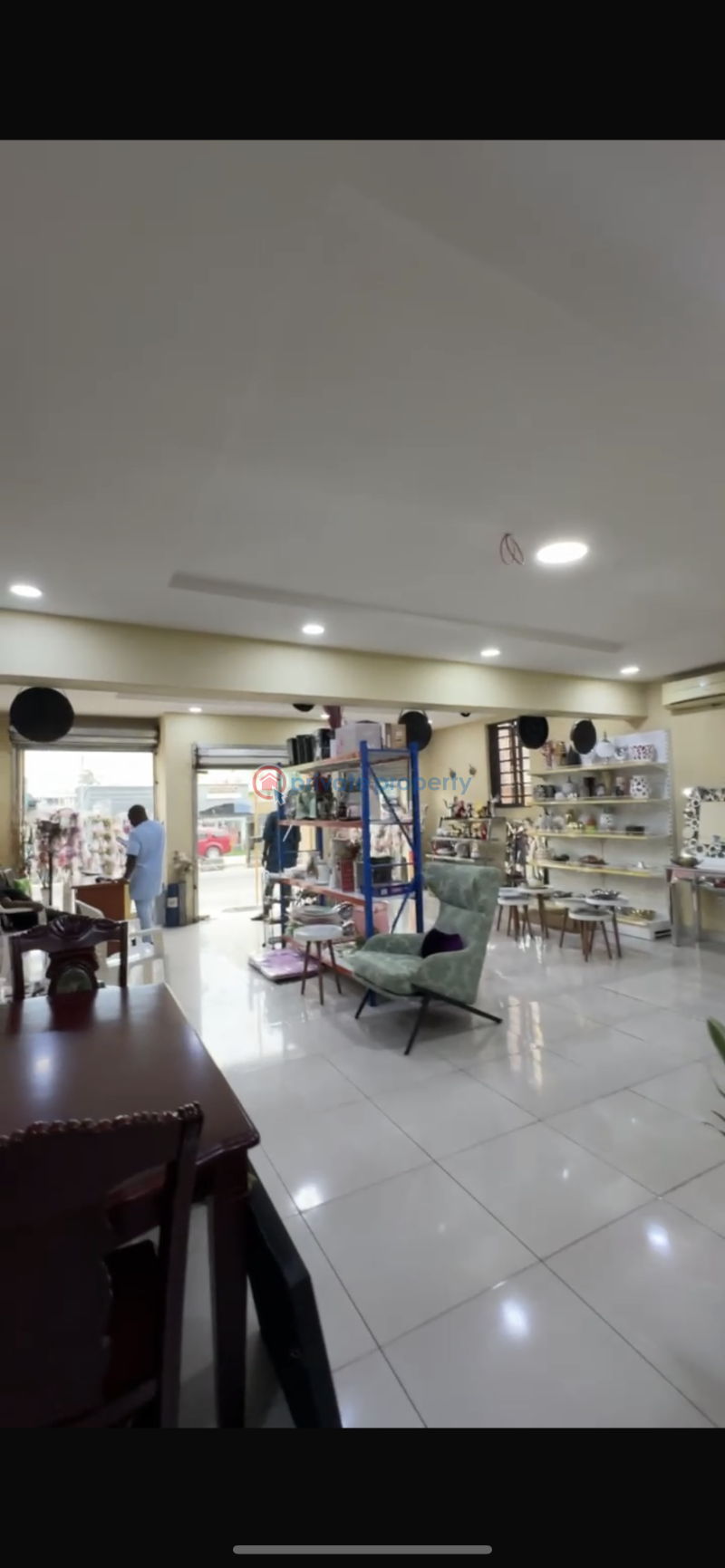 Mall/Complex/Plaza For Rent Ogunlana Surulere Lagos - 1