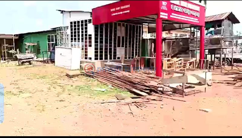 Mall/Complex/Plaza For Sale Sapele Road, Benin City Edo State Nigeria . Opposite Edogis 💦 Benin Edo - 4