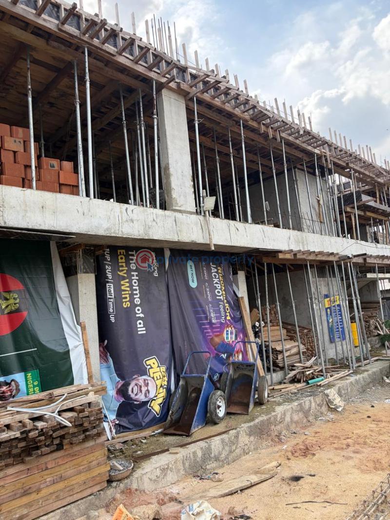 2 bedroom Shared Apartment For Sale . Yaba Lagos - 4