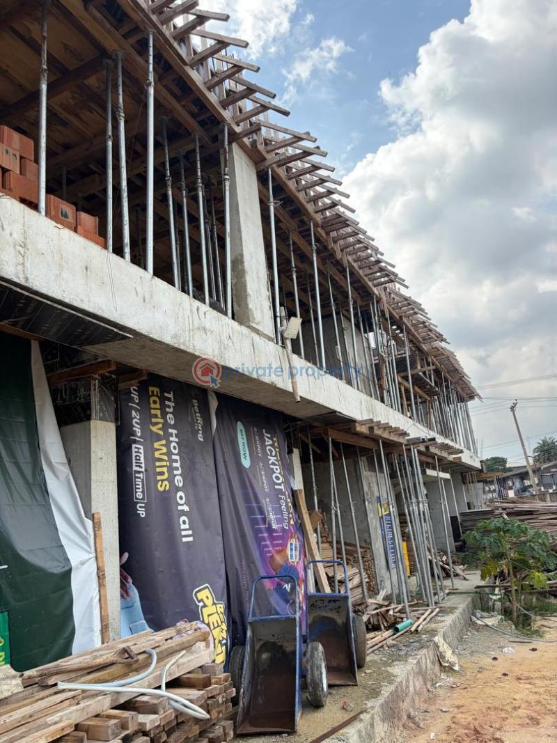 2 bedroom Shared Apartment For Sale . Yaba Lagos - 5