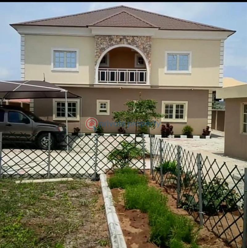 For rent 3 bedroom Block Of Flats Greenland Estate Phase1 Off Lekki