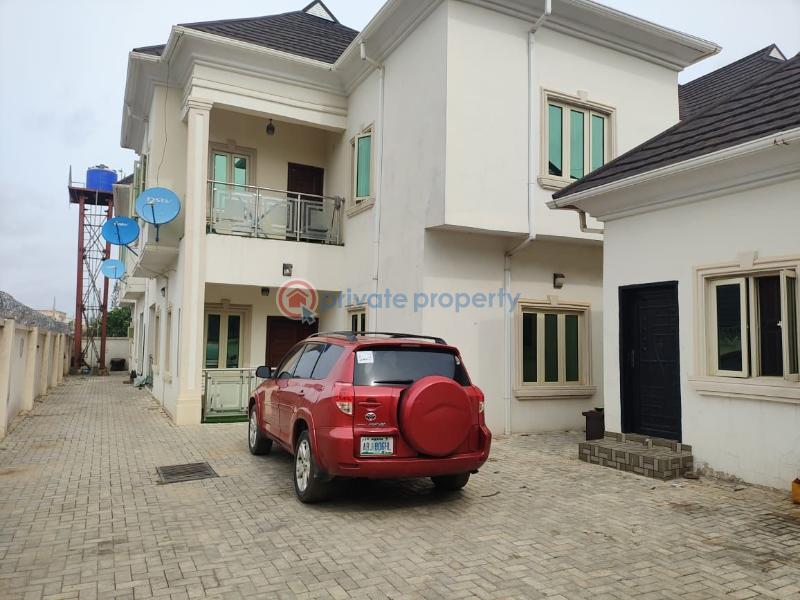 3 bedroom Block Of Flats For Sale Palms Avenue ,oluyole Sharp Corner Oluyole Estate Ibadan Oyo