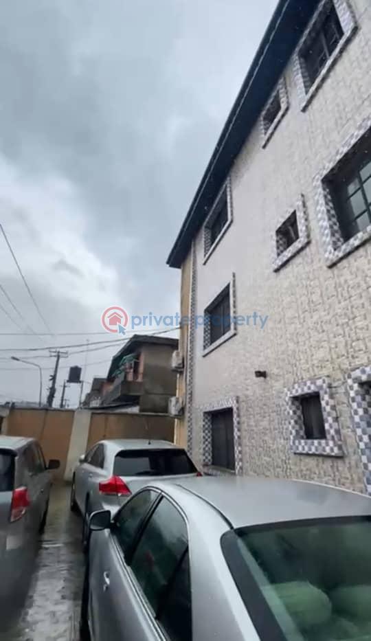 3 bedroom Block Of Flats For Sale Inside A Gated Street, Off Ogudu Road, Ogudu Town Ogudu Ojota Lagos - 0