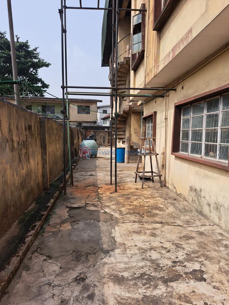 3 bedroom Flat & Apartment For Sale Off Ogudu Ojota Lagos - 2