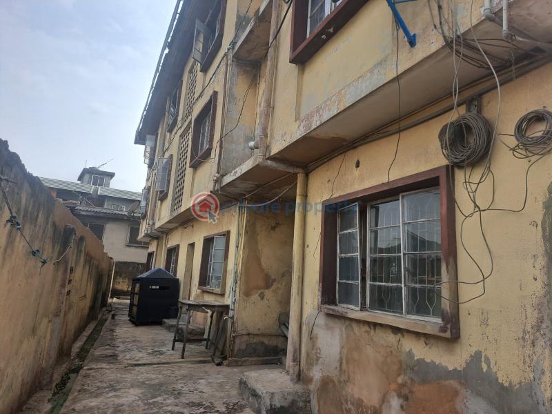 3 bedroom Flat & Apartment For Sale Off Ogudu Ojota Lagos - 4