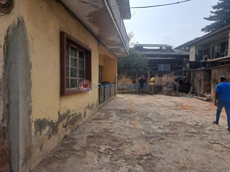 3 bedroom Flat & Apartment For Sale Off Ogudu Ojota Lagos - 5