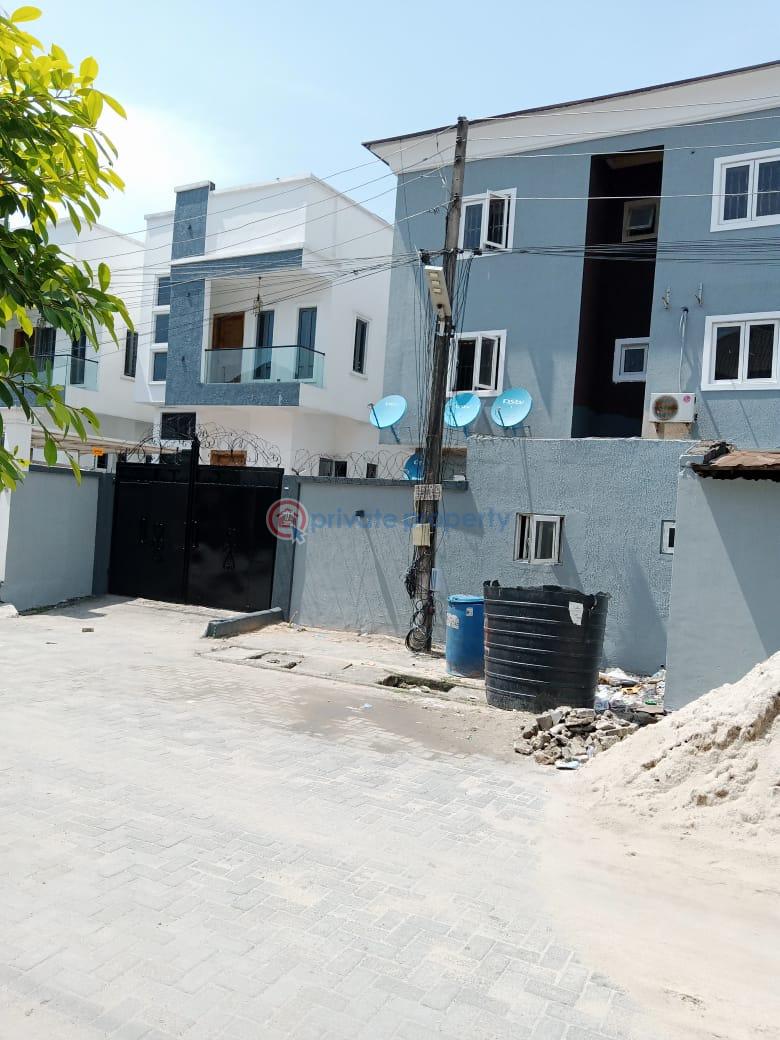 3 bedroom Block Of Flats For Sale Osapa London Gardens Estate, Lekki Osapa Lekki Lagos - 1