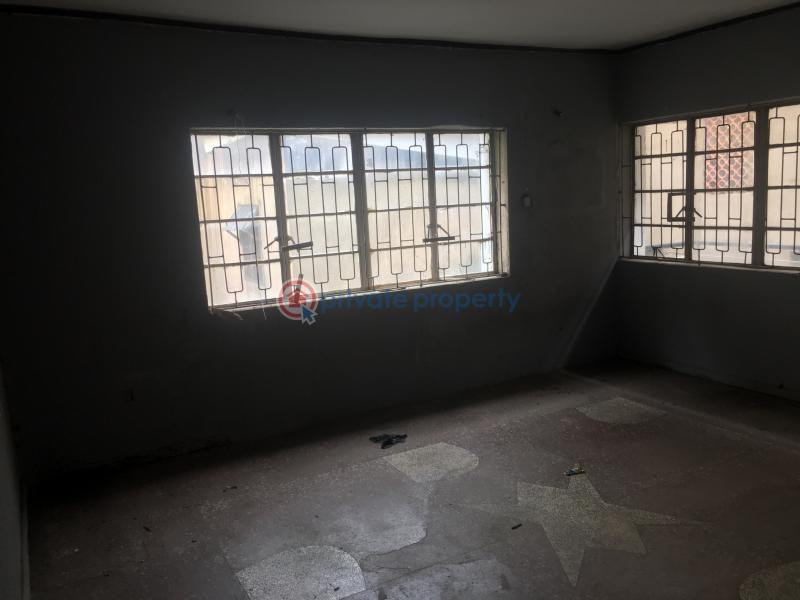 2 bedroom Block Of Flats For Rent Ebute Metta Yaba Lagos - 12