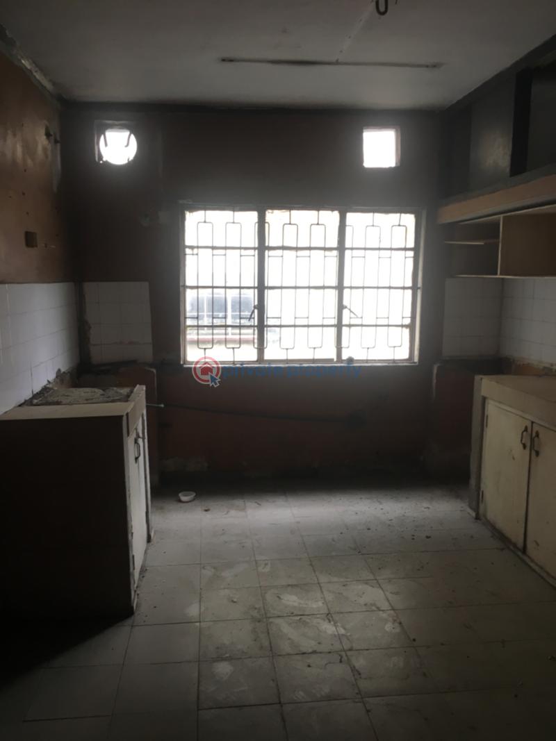 2 bedroom Block Of Flats For Rent Ebute Metta Yaba Lagos - 13
