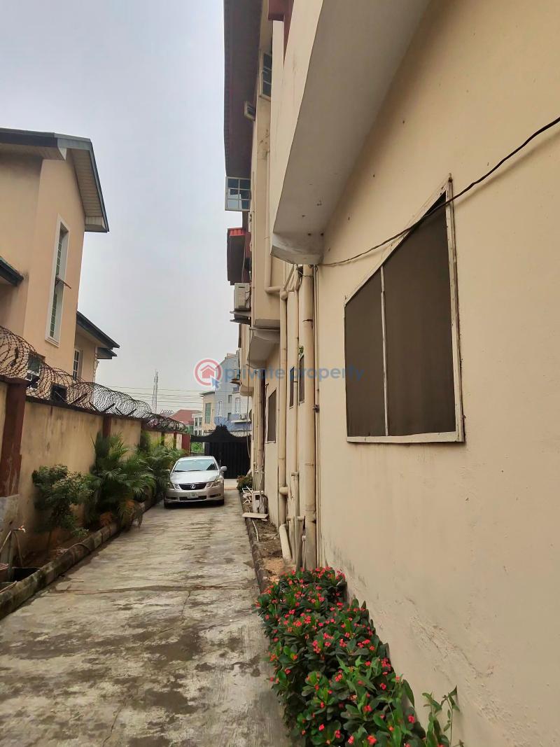 3 bedroom Block Of Flats For Sale Magodo GRA Phase 2 Kosofe/Ikosi Lagos - 2