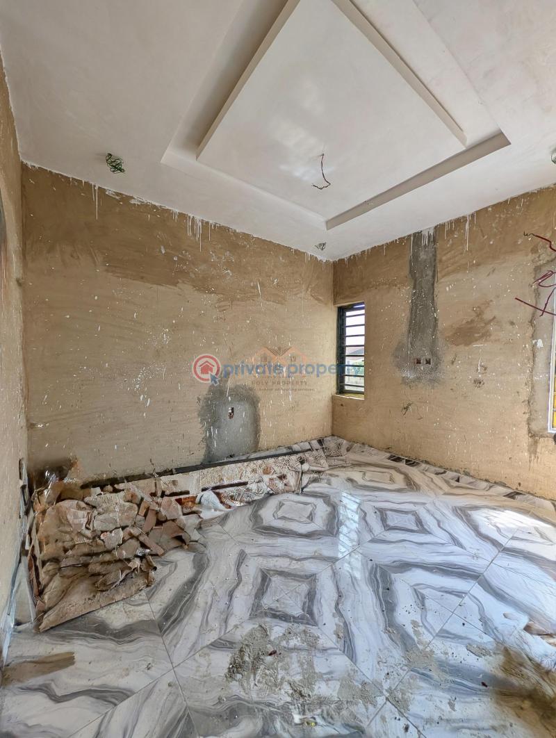 House For Sale Location: Chief Lateef Oyelade, Ringroad Gra, Ibadan Ibadan Oyo - 3