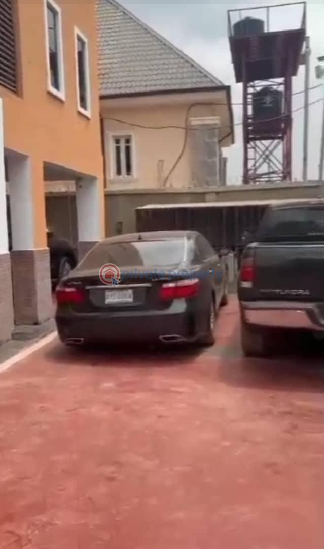 10 bedroom Townhouse For Sale Asadu Thinkers Corner Enugu Area  - 2