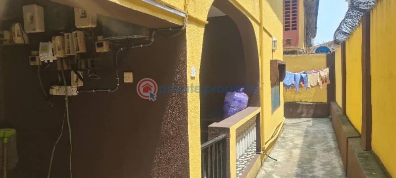 Block of flats for sale - 1 3 bedroom Block Of Flats For Sale Anyhony Anthony Village Maryland Lagos - 1