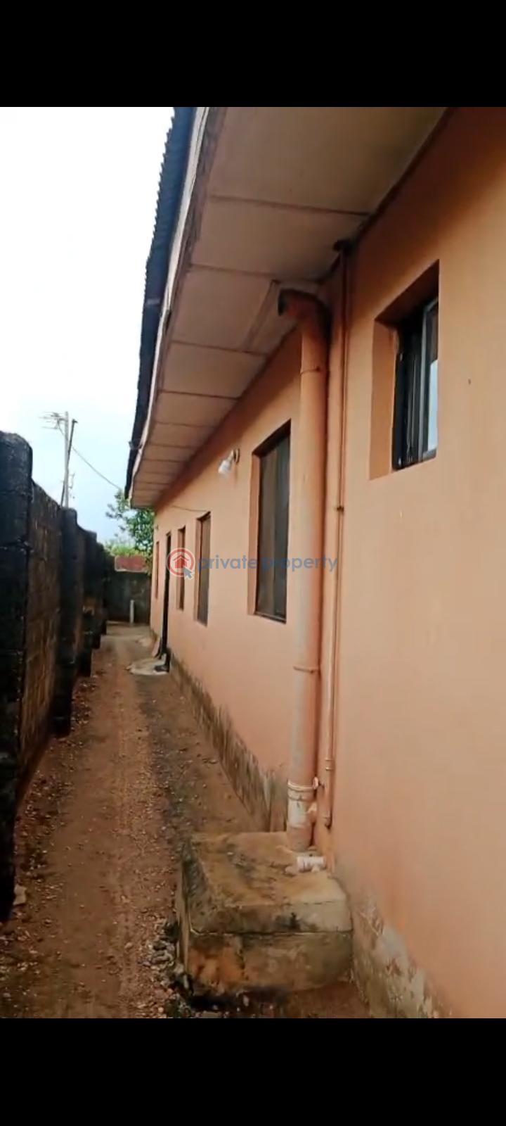 Bungalow For Sale Off Inujin Street, Selewu, Igbogbo, Ikorodu, Lagos. Igbogbo Ikorodu Lagos - 2