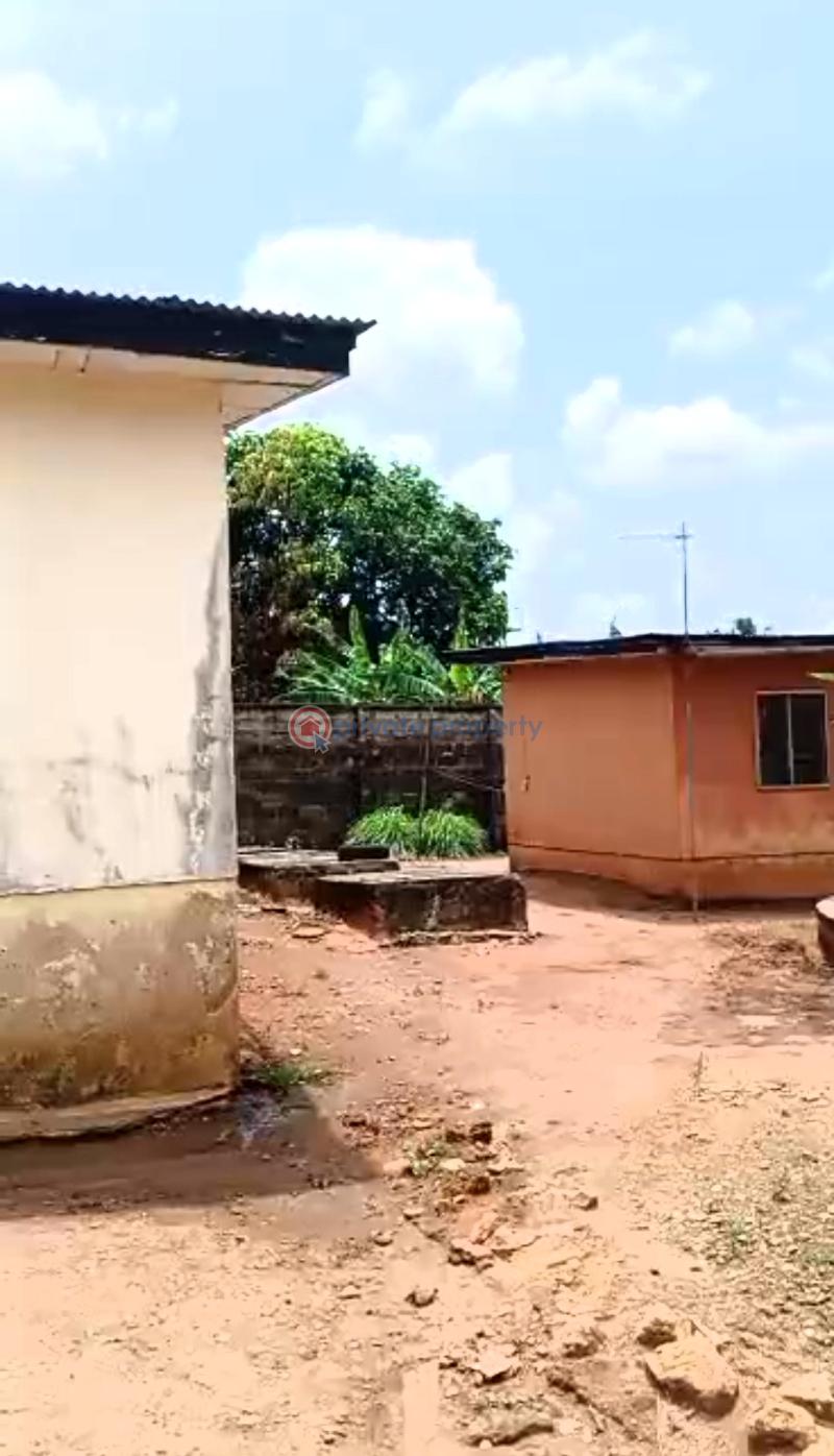 Bungalow For Sale Okundia Tarred Road Off Second Ugbor Road, Gra Benin City. Benin Edo - 3