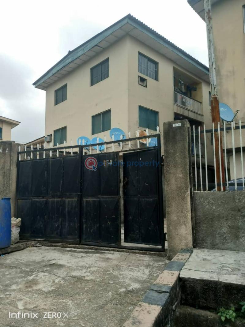 3 bedroom Block Of Flats For Sale Surulere Lagos - 0