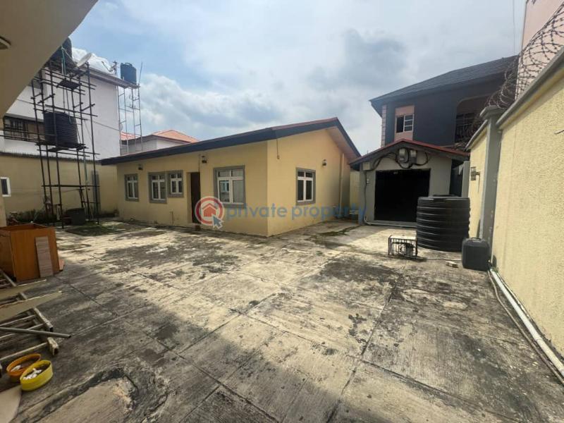 3 bedroom Block Of Flats For Sale Estate Adeniyi Jones Ikeja Lagos - 2